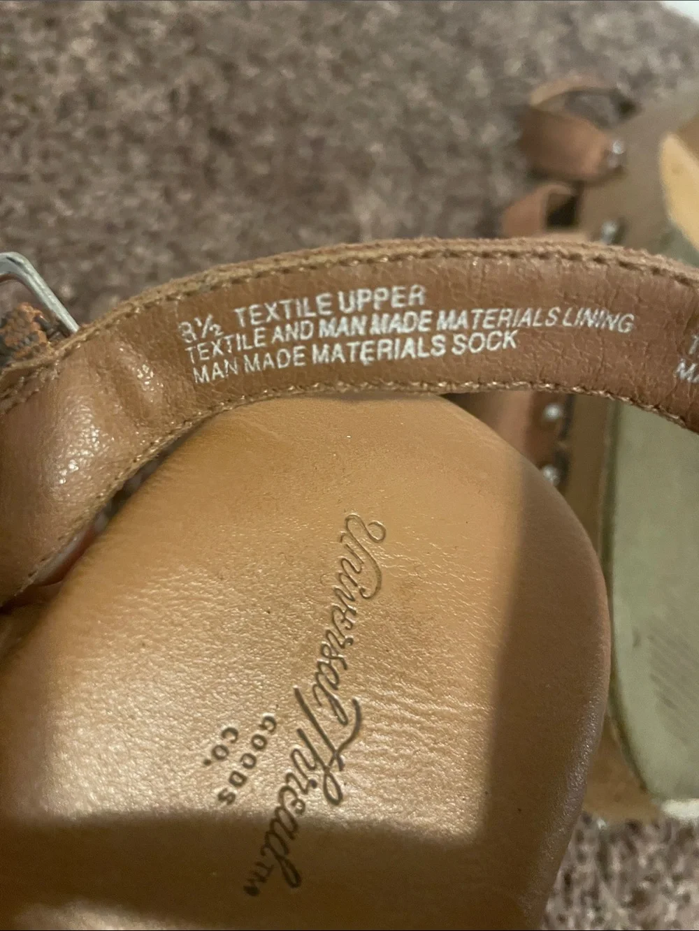 Universal Thread Suede Knot Wedge Sandals in Brown